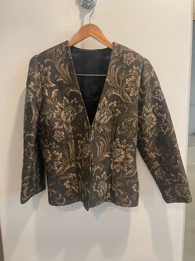 Women's Floral Brocade Jacket in Black and Gold